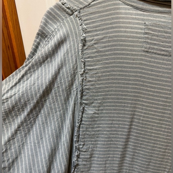 Free People We the free oversized Chambray white and blue stripe shirt Sz Small - Picture 7 of 8